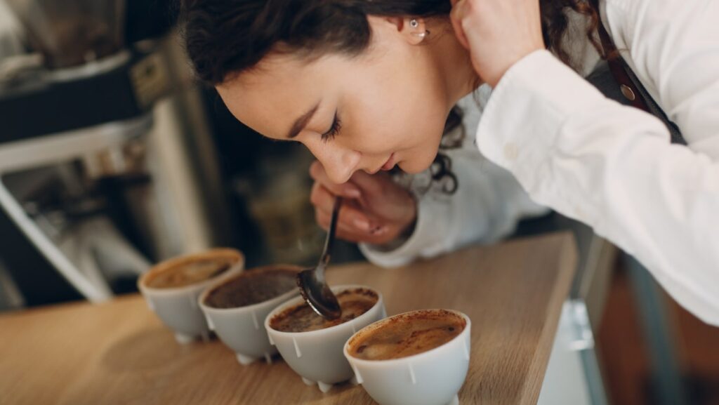 cupping adalah istilah penting yang perlu diketaui pencinta kopi