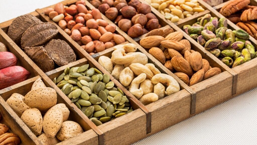 aneka kacang-kacangan untuk teman ngopi